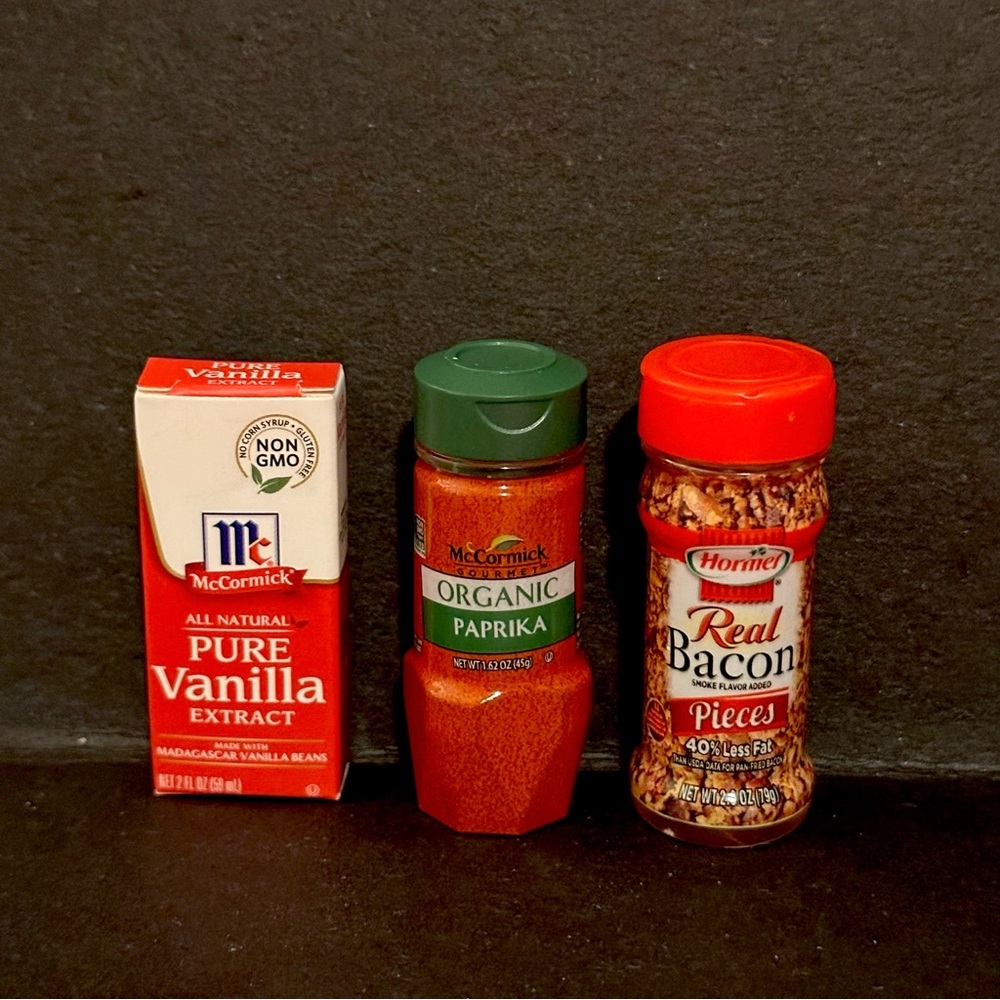 Mini Brands McCormick Vanilla Extract, Paprika, and Hormel Bacon Pieces Set